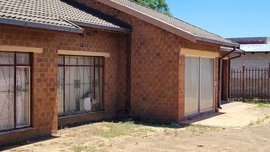 3 Bedroom Property for Sale in Botshabelo Free State